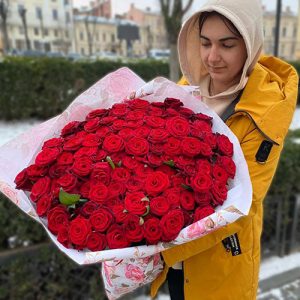 Букет червоних троянд на ювілей фото 101 троянда