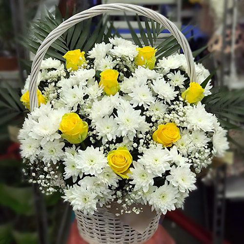 Фото товара Корзина "Белые хризантемы, жёлтые розы" в Запорожье