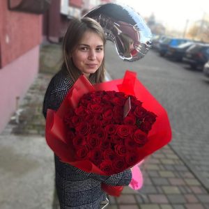 фото букета з 51 червоної троянди у Запоріжжі